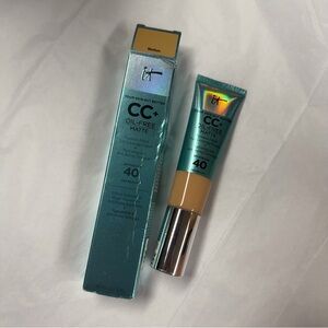 Medium | IT Cosmetics CC+ Cream Oil Free Matte - NIB